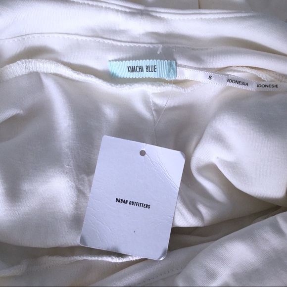 Urban Outfitters Kimchi Blue Size Small White Romper Flirty Girly Wrap Style - Picture 7 of 14